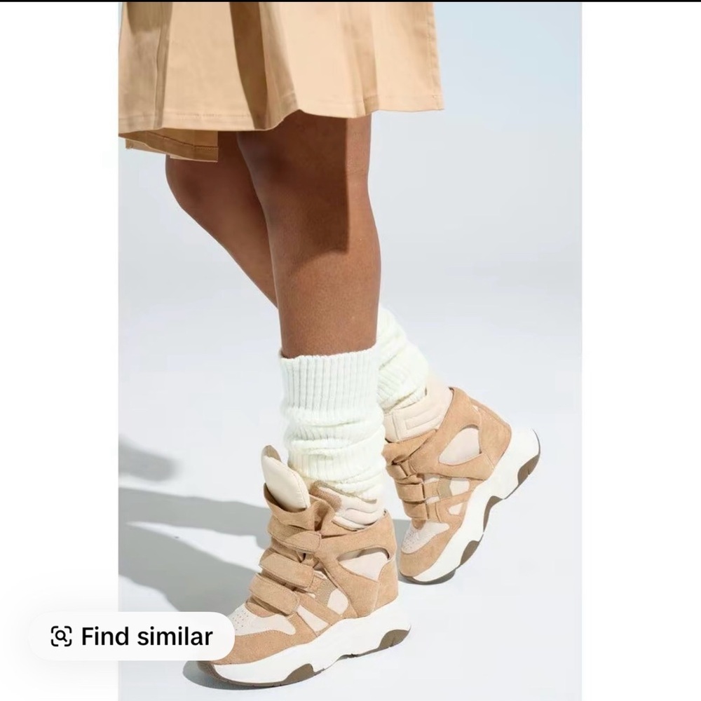 AKIRA Beige and Cream Wedge Sneakers
